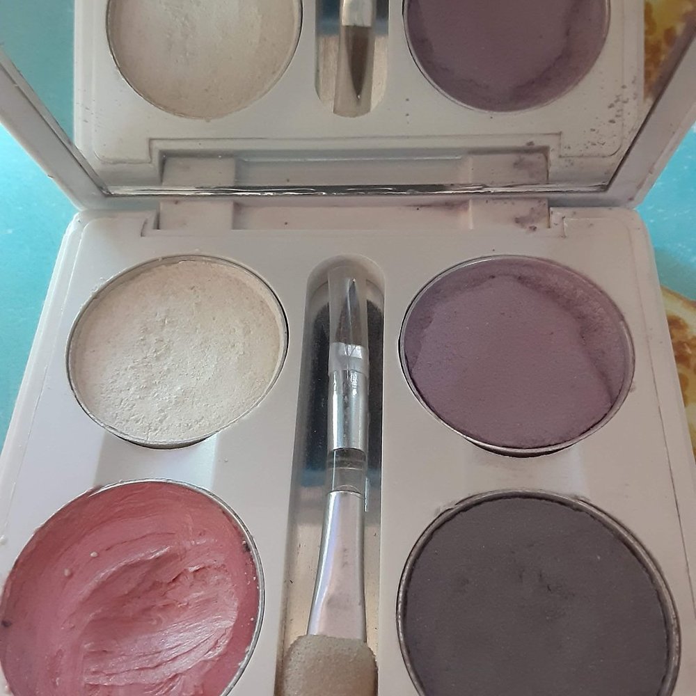 Elf Eye and Lip Mirrored Palette - plum colored